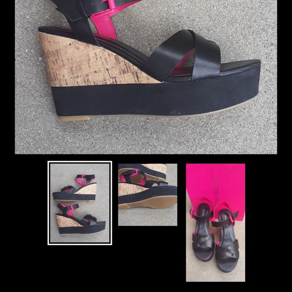 Black Wedges with hot pink accents - Picture 1 of 1
